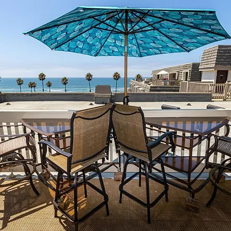 Penthouse Condo W/ Panoramic Ocean Views At Beach Resort